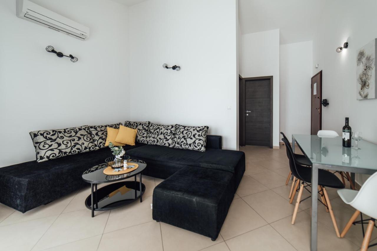 Villa Lidija オミシュ エクステリア 写真