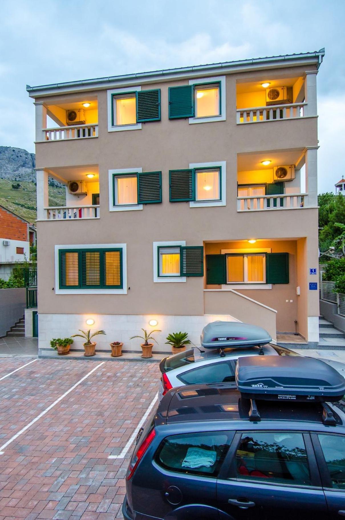 Villa Lidija オミシュ エクステリア 写真